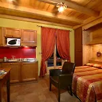 Checrouit Aparthotel