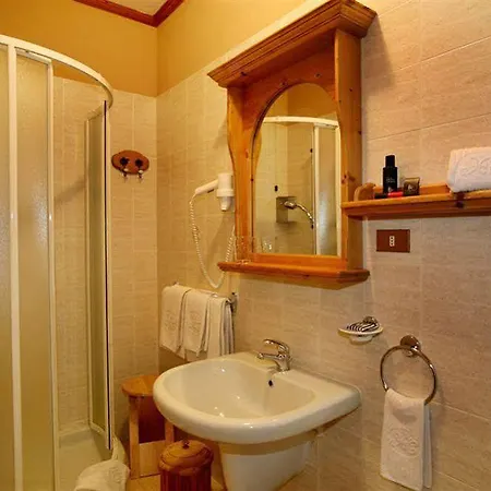 Checrouit Aparthotel Courmayeur
